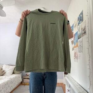 Patagonia Green Long Sleeve Tee Relaxed Fit